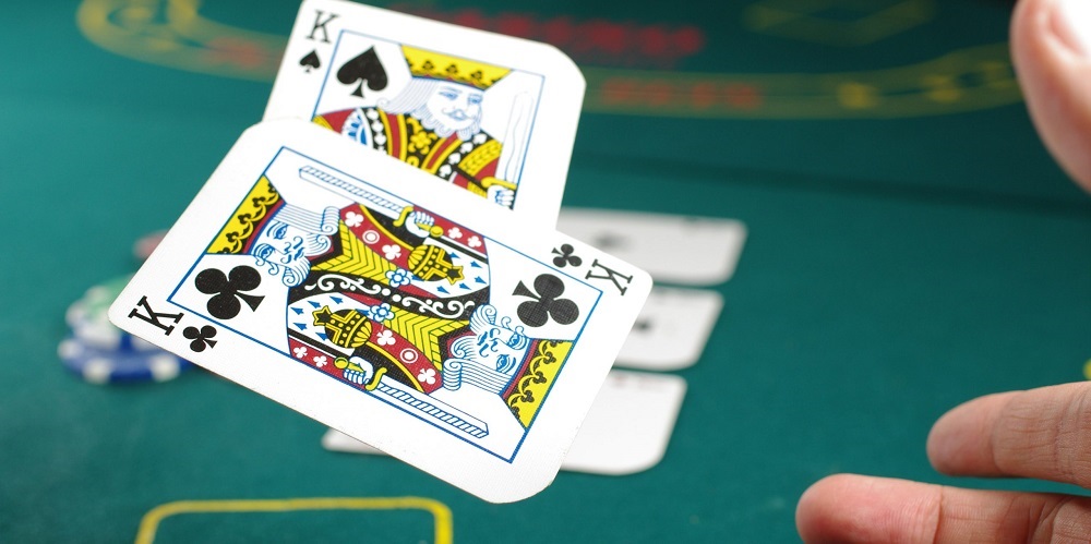 Perfect Timing: When to Bluff in Poker and Maximize Your Success Rate